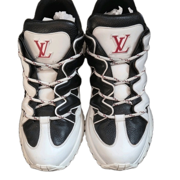 Louis Vuitton White & Black LV Run Away Sneakers - Picture 3 of 16